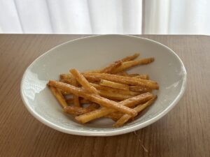 器に盛った芋けんぴ