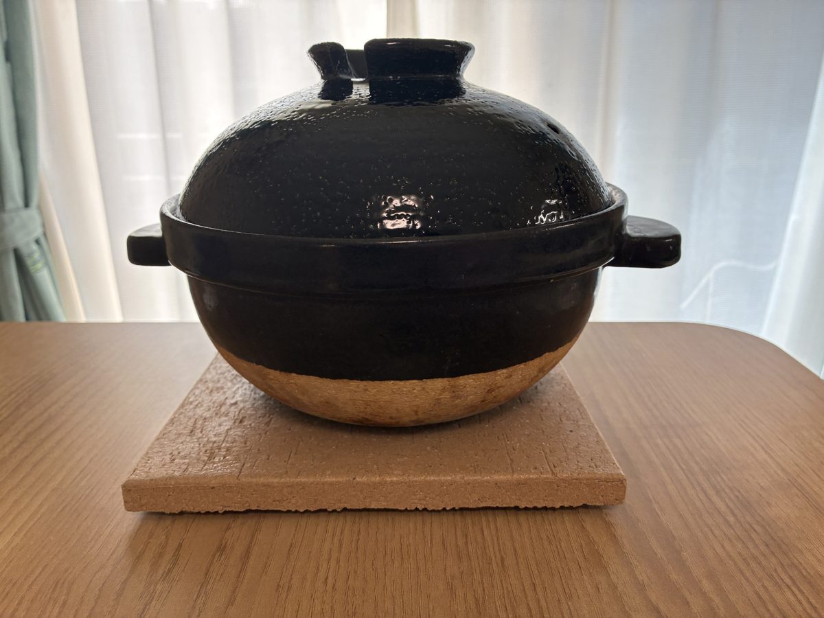 長谷園かまどさん一合炊きの全体。上ぶたは割って買い直したもの