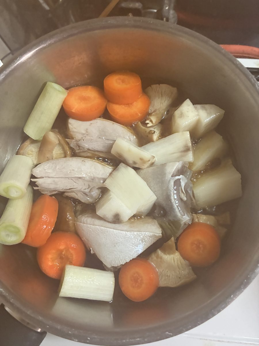 ビタクラフトの深型で作った魚の甘煮と付け合わせの野菜